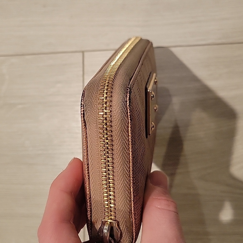 Michael Kors Wristlet/Wallet - Picture 5 of 10